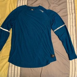 Large AE flex shirt